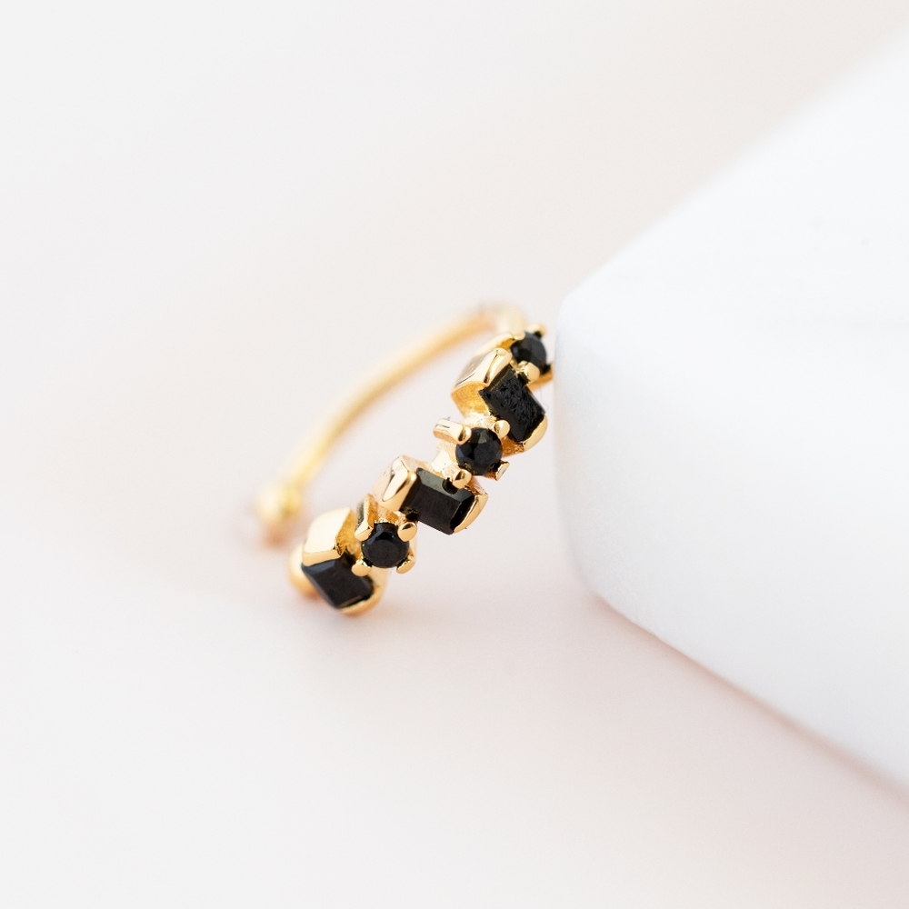 Black Stone Ear Cuff (S925)